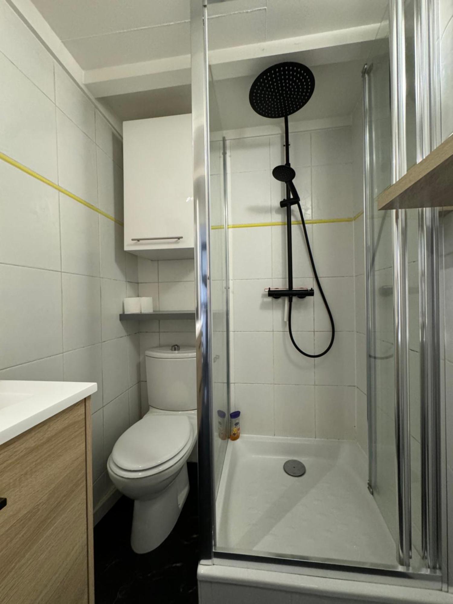 Le Noir Bois Et Blanc - Studio - Wifi - Centre Ville - Entree Autonome Κεμπέρ Εξωτερικό φωτογραφία