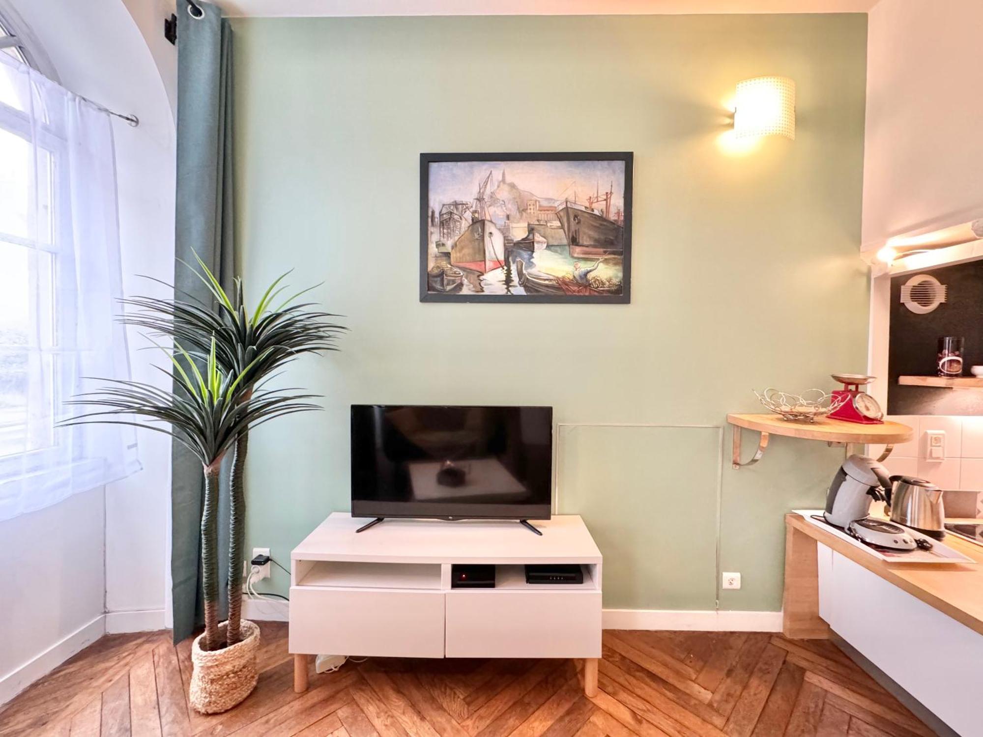 Le Noir Bois Et Blanc - Studio - Wifi - Centre Ville - Entree Autonome Κεμπέρ Εξωτερικό φωτογραφία