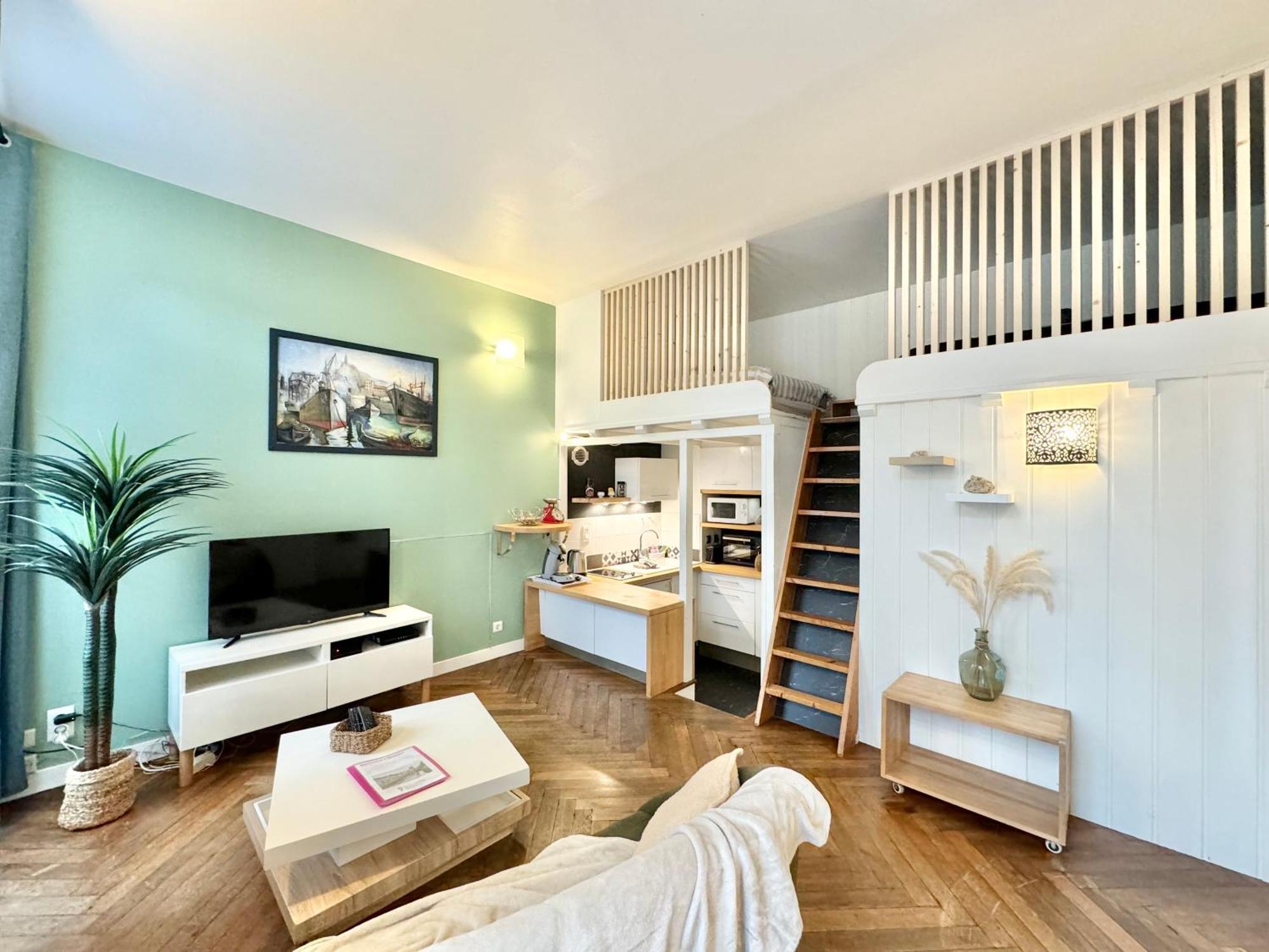 Le Noir Bois Et Blanc - Studio - Wifi - Centre Ville - Entree Autonome Κεμπέρ Εξωτερικό φωτογραφία